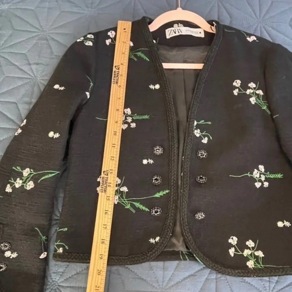 ZARA Black Embroidered Floral Blazer Jacket Button Embellished XS‎ Career